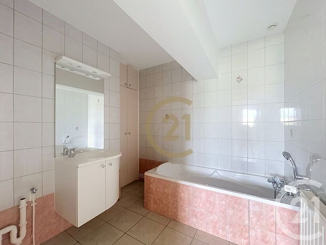 Appartement F4 à vendre - 4 pièces - 105.8 m2 - LURE - 70 - FRANCHE-COMTE - Century 21 Gsm Immo