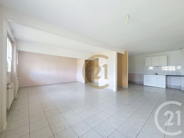 Appartement F4 à vendre - 4 pièces - 105.8 m2 - LURE - 70 - FRANCHE-COMTE - Century 21 Gsm Immo