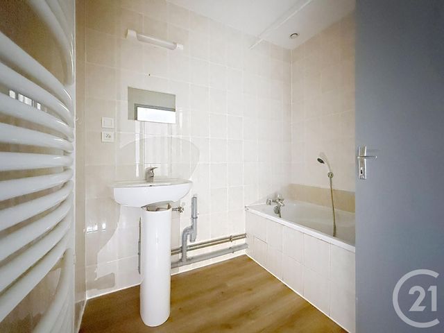 Appartement F3 à louer - 3 pièces - 68.83 m2 - LURE - 70 - FRANCHE-COMTE - Century 21 Gsm Immo