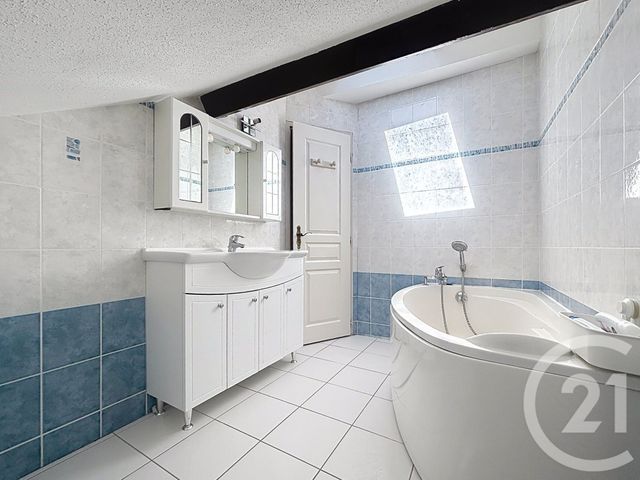 Appartement F3 à louer - 3 pièces - 59.3 m2 - LUXEUIL LES BAINS - 70 - FRANCHE-COMTE - Century 21 Gsm Immo