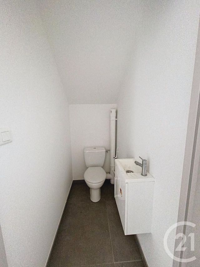 maison à louer - 4 pièces - 90.0 m2 - VESOUL - 70 - FRANCHE-COMTE - Century 21 Gsm Immo