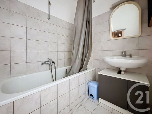 Appartement F1 à louer - 1 pièce - 22.0 m2 - LUXEUIL LES BAINS - 70 - FRANCHE-COMTE - Century 21 Gsm Immo