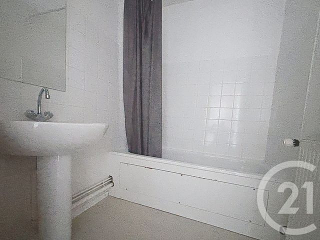 Appartement F3 à louer - 3 pièces - 69.0 m2 - SAULX - 70 - FRANCHE-COMTE - Century 21 Gsm Immo