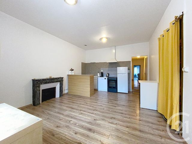 Appartement F3 à louer - 3 pièces - 84.2 m2 - LUXEUIL LES BAINS - 70 - FRANCHE-COMTE - Century 21 Gsm Immo