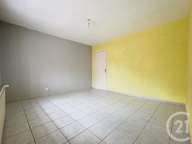 Appartement F3 à louer - 3 pièces - 72.27 m2 - ST SAUVEUR - 70 - FRANCHE-COMTE - Century 21 Gsm Immo