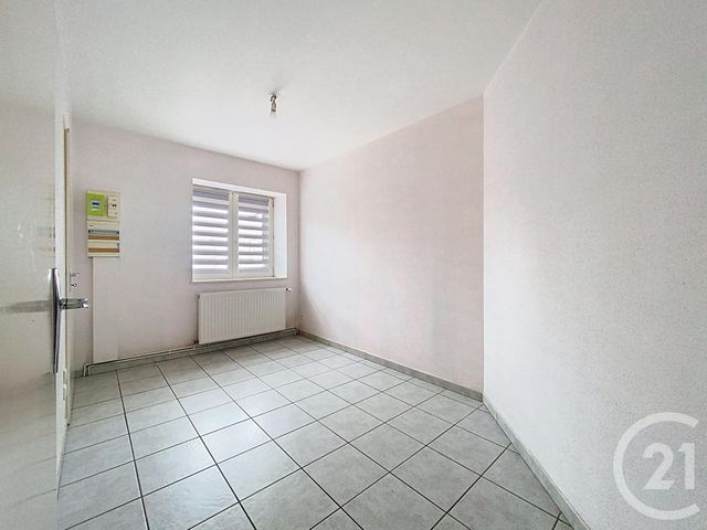 Appartement F3 à louer - 3 pièces - 72.27 m2 - ST SAUVEUR - 70 - FRANCHE-COMTE - Century 21 Gsm Immo