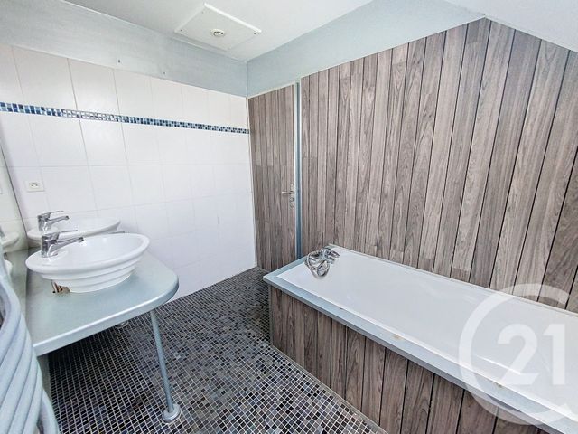 maison à louer - 3 pièces - 99.69 m2 - LUXEUIL LES BAINS - 70 - FRANCHE-COMTE - Century 21 Gsm Immo