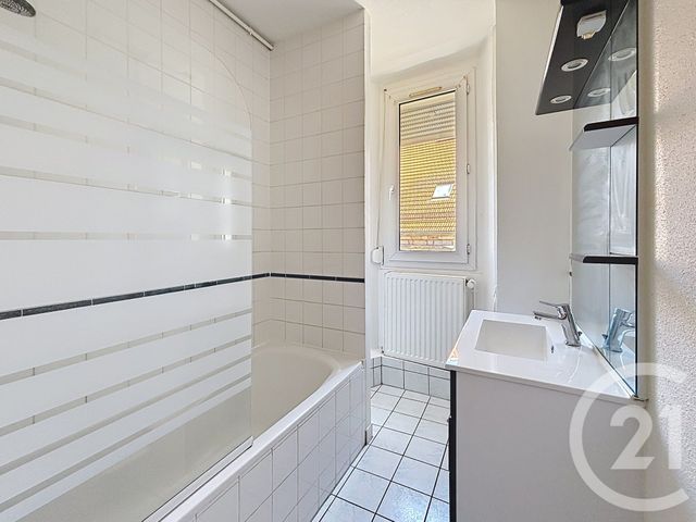 Appartement F3 à louer - 3 pièces - 59.22 m2 - VESOUL - 70 - FRANCHE-COMTE - Century 21 Gsm Immo