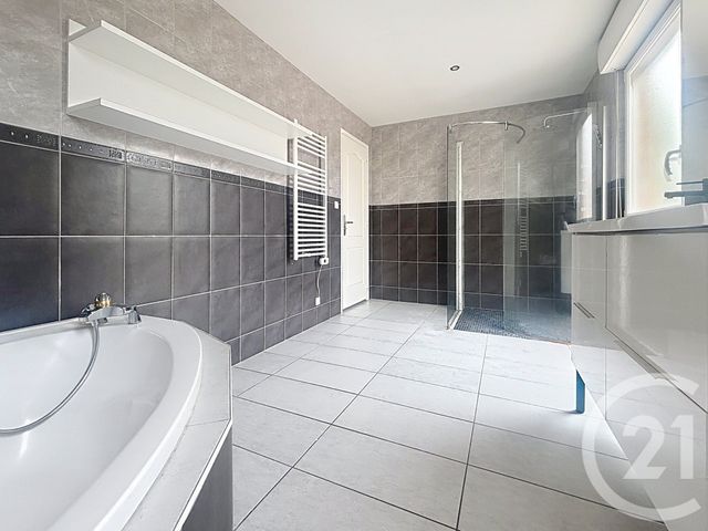 Appartement F4 à louer - 4 pièces - 109.85 m2 - VESOUL - 70 - FRANCHE-COMTE - Century 21 Gsm Immo