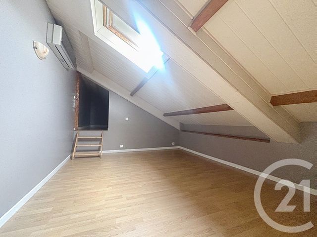 Appartement F4 à louer - 4 pièces - 109.85 m2 - VESOUL - 70 - FRANCHE-COMTE - Century 21 Gsm Immo