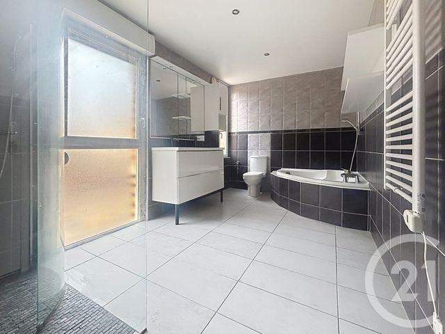 Appartement F4 à louer - 4 pièces - 109.85 m2 - VESOUL - 70 - FRANCHE-COMTE - Century 21 Gsm Immo