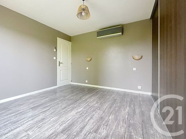 Appartement F4 à louer - 4 pièces - 109.85 m2 - VESOUL - 70 - FRANCHE-COMTE - Century 21 Gsm Immo