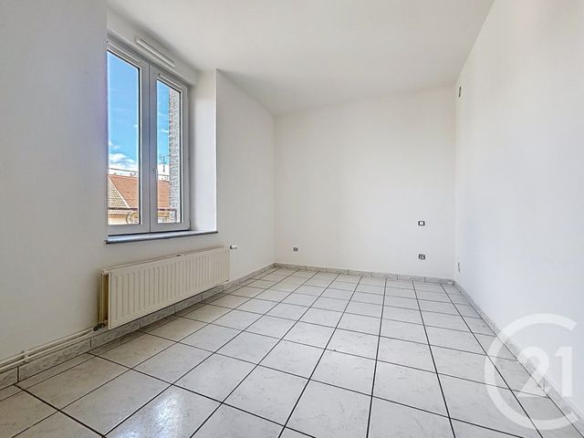 Appartement F4 à louer - 4 pièces - 78.0 m2 - ST SAUVEUR - 70 - FRANCHE-COMTE - Century 21 Gsm Immo