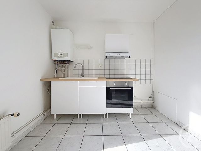 Appartement F4 à louer - 4 pièces - 77.75 m2 - ST SAUVEUR - 70 - FRANCHE-COMTE - Century 21 Les Portes De L'Est