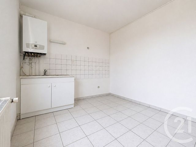 Appartement F4 à louer - 4 pièces - 78.0 m2 - ST SAUVEUR - 70 - FRANCHE-COMTE - Century 21 Gsm Immo