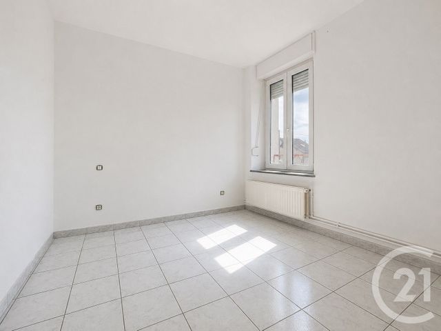 Appartement F4 à louer - 4 pièces - 78.0 m2 - ST SAUVEUR - 70 - FRANCHE-COMTE - Century 21 Gsm Immo