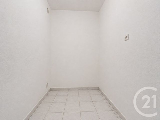 Appartement F4 à louer - 4 pièces - 78.0 m2 - ST SAUVEUR - 70 - FRANCHE-COMTE - Century 21 Gsm Immo