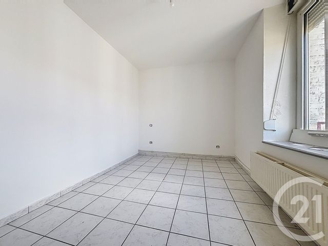 Appartement F4 à louer - 4 pièces - 78.0 m2 - ST SAUVEUR - 70 - FRANCHE-COMTE - Century 21 Gsm Immo