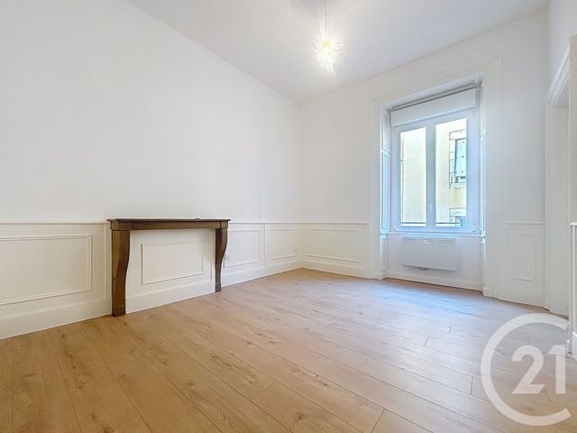 Appartement F3 à louer - 3 pièces - 61.7 m2 - VESOUL - 70 - FRANCHE-COMTE - Century 21 Gsm Immo