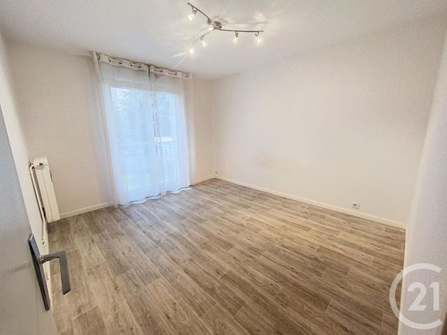 Appartement F3 à louer - 3 pièces - 63.65 m2 - VESOUL - 70 - FRANCHE-COMTE - Century 21 Gsm Immo
