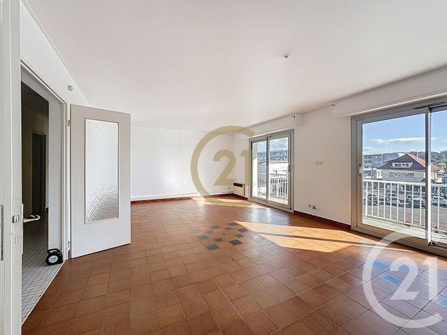 Afficher la photo en grand Appartement F3 à vendre - 4 pièces - 87.34 m2 - LURE - 70 - FRANCHE-COMTE - Century 21 Gsm Immo