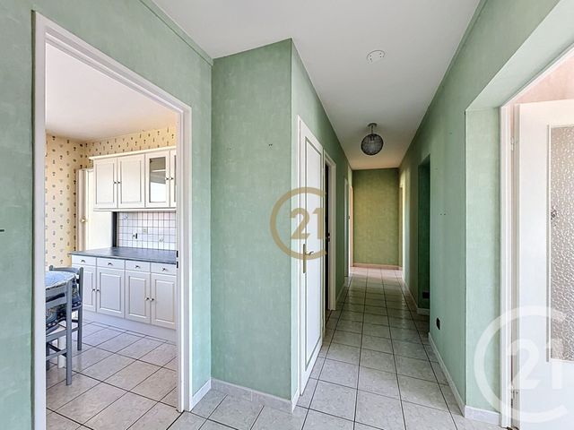 Appartement F4 à vendre - 4 pièces - 90.18 m2 - LURE - 70 - FRANCHE-COMTE - Century 21 Gsm Immo