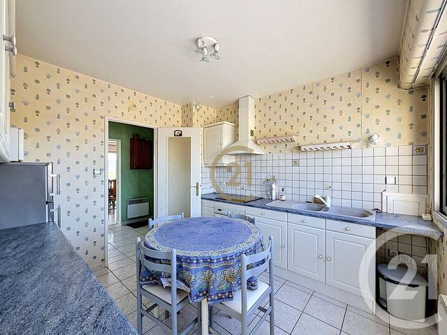 Appartement F4 à vendre - 4 pièces - 90.18 m2 - LURE - 70 - FRANCHE-COMTE - Century 21 Gsm Immo