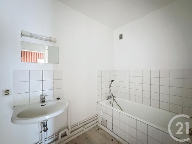 Appartement F3 à vendre - 3 pièces - 60.8 m2 - ST LOUP SUR SEMOUSE - 70 - FRANCHE-COMTE - Century 21 Gsm Immo