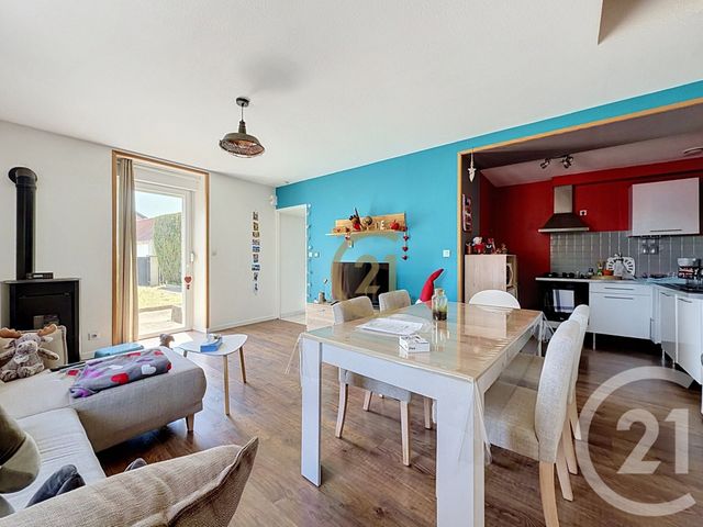 Appartement T5 à vendre - 5 pièces - 92.26 m2 - ST SAUVEUR - 70 - FRANCHE-COMTE - Century 21 Gsm Immo