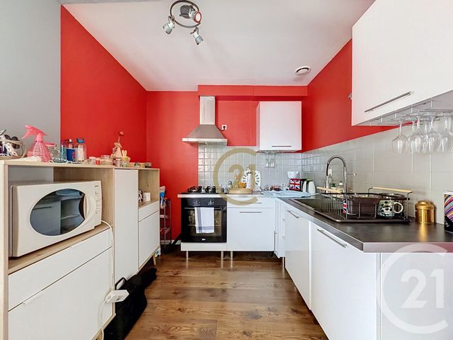 Appartement T5 à vendre - 5 pièces - 92.26 m2 - ST SAUVEUR - 70 - FRANCHE-COMTE - Century 21 Gsm Immo