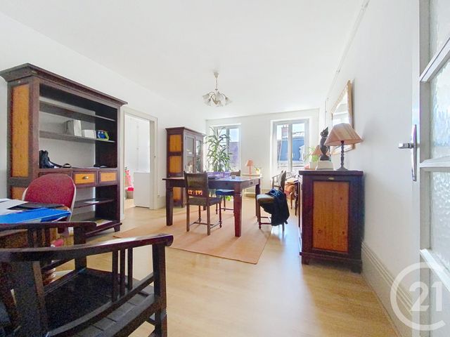 Appartement F3 à louer - 3 pièces - 72.1 m2 - LURE - 70 - FRANCHE-COMTE - Century 21 Gsm Immo
