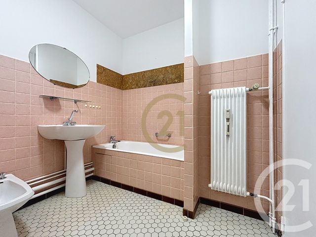 Appartement F3 à louer - 3 pièces - 86.42 m2 - LURE - 70 - FRANCHE-COMTE - Century 21 Gsm Immo