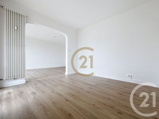 Appartement F3 à louer - 3 pièces - 86.42 m2 - LURE - 70 - FRANCHE-COMTE - Century 21 Gsm Immo