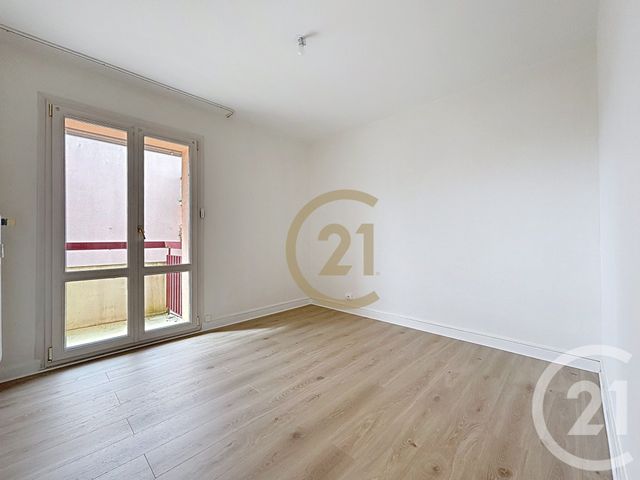 Appartement F3 à louer - 3 pièces - 86.42 m2 - LURE - 70 - FRANCHE-COMTE - Century 21 Gsm Immo
