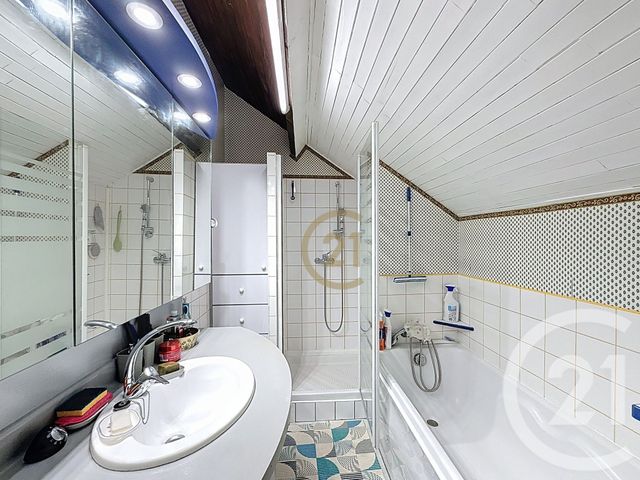 Afficher la photo en grand Appartement Duplex à vendre - 6 pièces - 106.69 m2 - VESOUL - 70 - FRANCHE-COMTE - Century 21 Gsm Immo