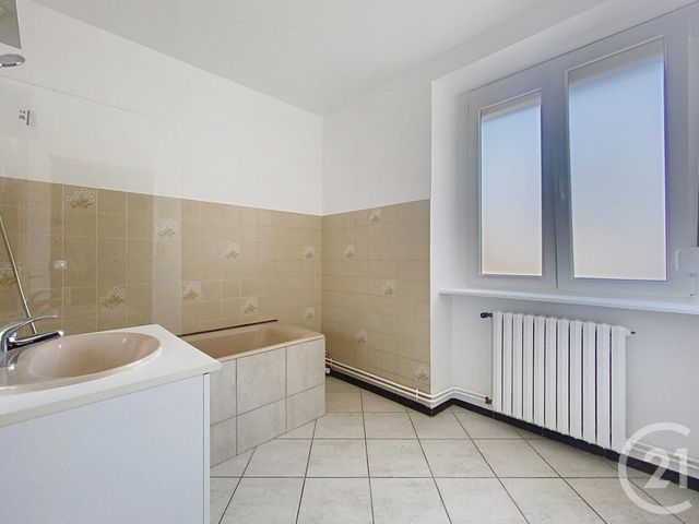 Appartement F3 à louer - 3 pièces - 83.34 m2 - HERICOURT - 70 - FRANCHE-COMTE - Century 21 Gsm Immo