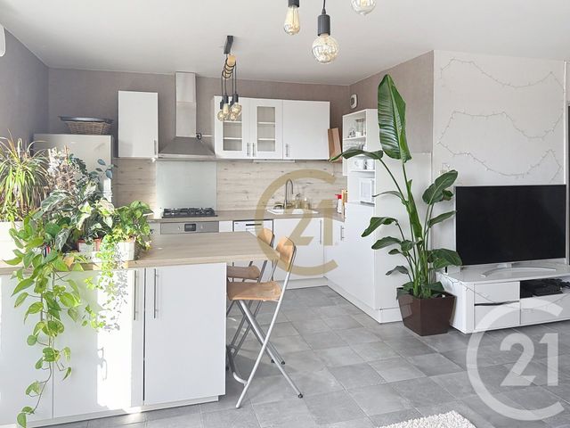 Appartement F5 à vendre - 4 pièces - 84.5 m2 - BEAUCOURT - 90 - FRANCHE-COMTE - Century 21 Gsm Immo