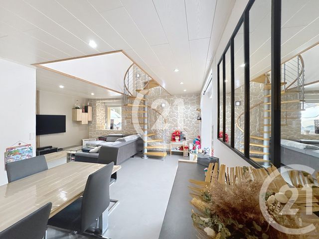 Appartement T5 à vendre - 5 pièces - 109.05 m2 - CHAMPEY - 70 - FRANCHE-COMTE - Century 21 Gsm Immo