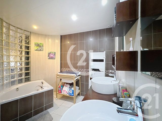 Appartement T5 à vendre - 5 pièces - 109.05 m2 - CHAMPEY - 70 - FRANCHE-COMTE - Century 21 Gsm Immo