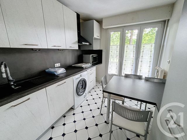 Appartement F4 à louer - 4 pièces - 98.47 m2 - LUXEUIL LES BAINS - 70 - FRANCHE-COMTE - Century 21 Gsm Immo