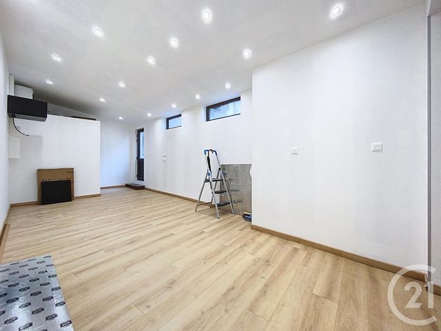 Appartement Local à louer - 2 pièces - 77.4 m2 - LUXEUIL LES BAINS - 70 - FRANCHE-COMTE - Century 21 Gsm Immo