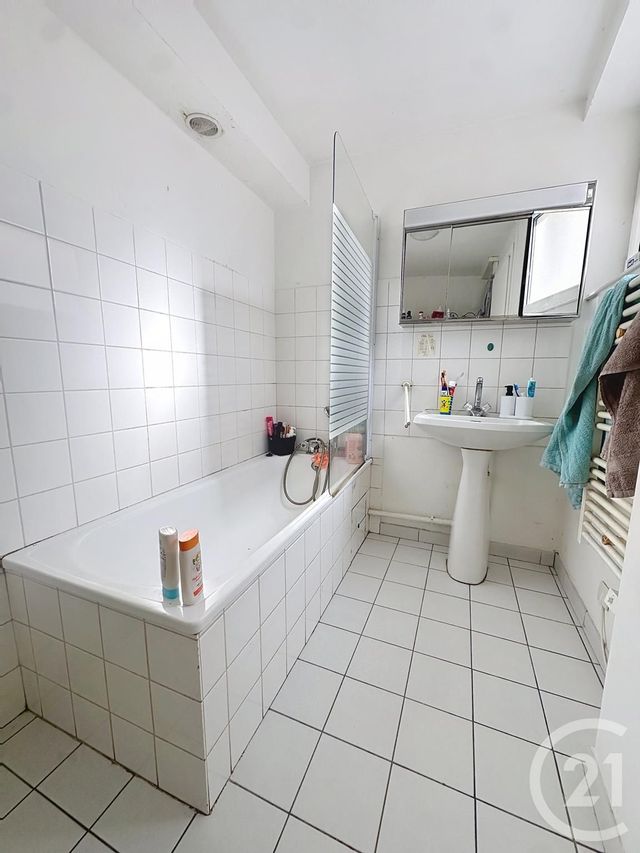 Appartement F2 à louer - 2 pièces - 42.0 m2 - LURE - 70 - FRANCHE-COMTE - Century 21 Gsm Immo