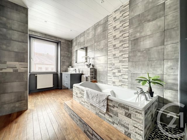 Appartement F6 à vendre - 6 pièces - 138.6 m2 - HERICOURT - 70 - FRANCHE-COMTE - Century 21 Gsm Immo