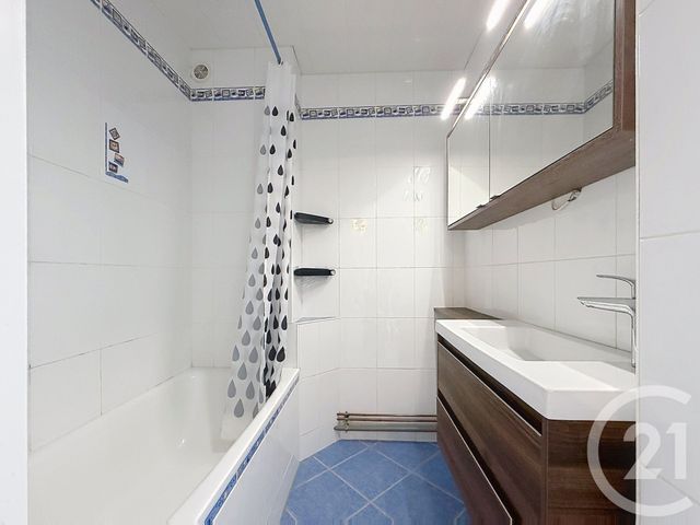 Appartement F4 à louer - 4 pièces - 71.44 m2 - LUXEUIL LES BAINS - 70 - FRANCHE-COMTE - Century 21 Gsm Immo