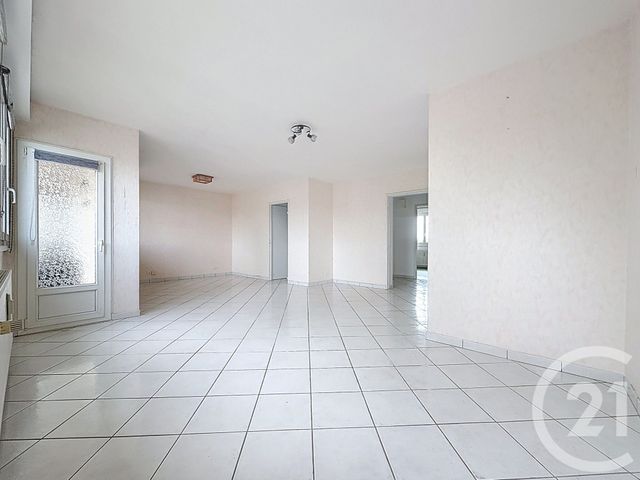 Appartement F4 à louer - 4 pièces - 71.44 m2 - LUXEUIL LES BAINS - 70 - FRANCHE-COMTE - Century 21 Gsm Immo