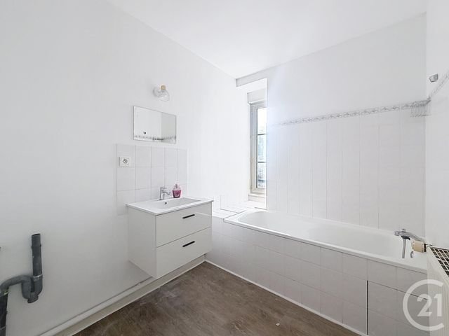 Appartement F1 à louer - 1 pièce - 38.63 m2 - LURE - 70 - FRANCHE-COMTE - Century 21 Gsm Immo