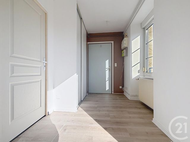 Appartement F1 à louer - 1 pièce - 38.63 m2 - LURE - 70 - FRANCHE-COMTE - Century 21 Gsm Immo