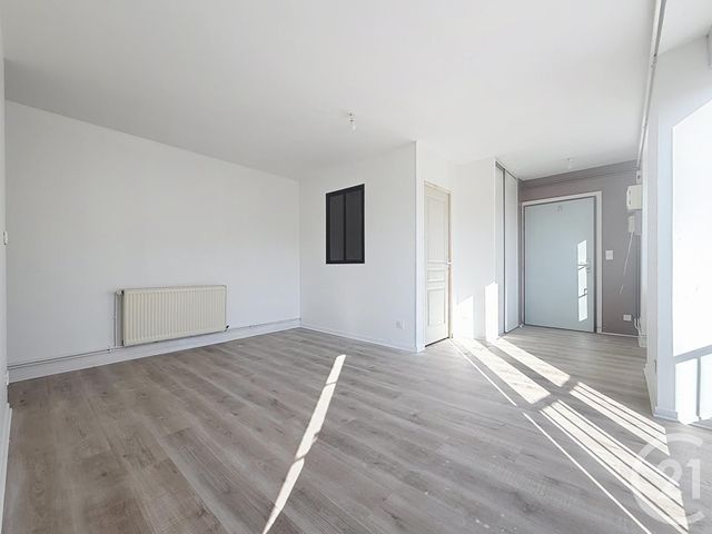 Appartement F1 à louer - 1 pièce - 38.63 m2 - LURE - 70 - FRANCHE-COMTE - Century 21 Gsm Immo