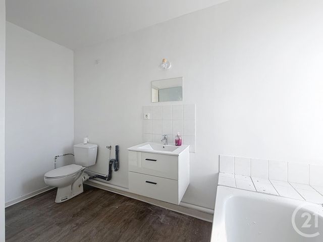 Appartement F1 à louer - 1 pièce - 38.63 m2 - LURE - 70 - FRANCHE-COMTE - Century 21 Gsm Immo