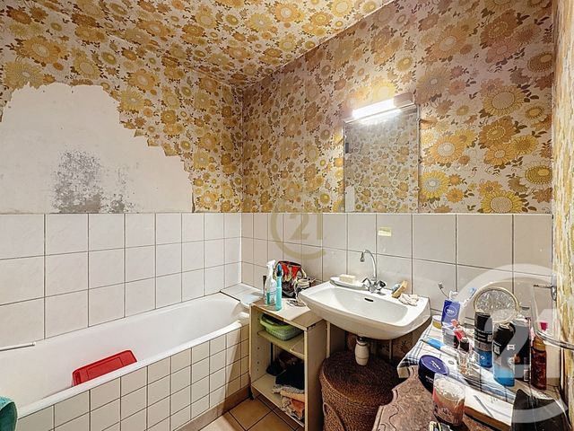 Appartement F3 à vendre - 3 pièces - 69.59 m2 - LUXEUIL LES BAINS - 70 - FRANCHE-COMTE - Century 21 Gsm Immo